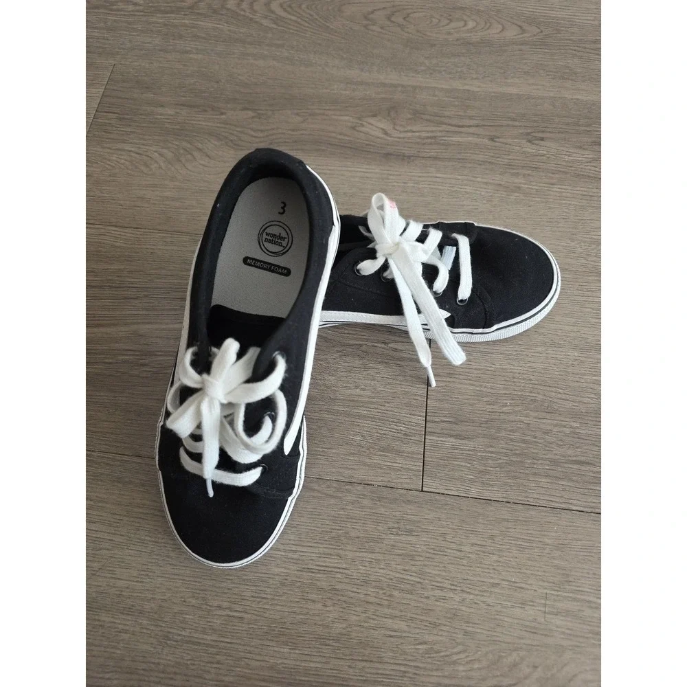 Wonder Nation‎ Canvas Sneakers Youth Size 3 Black White Lace Up Casual Shoes